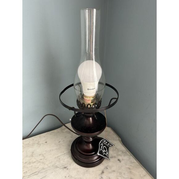 Vintage The Classic Hurricane Style Table Lamp By Alsy Lighting New In Box READ - Picture 2 of 12